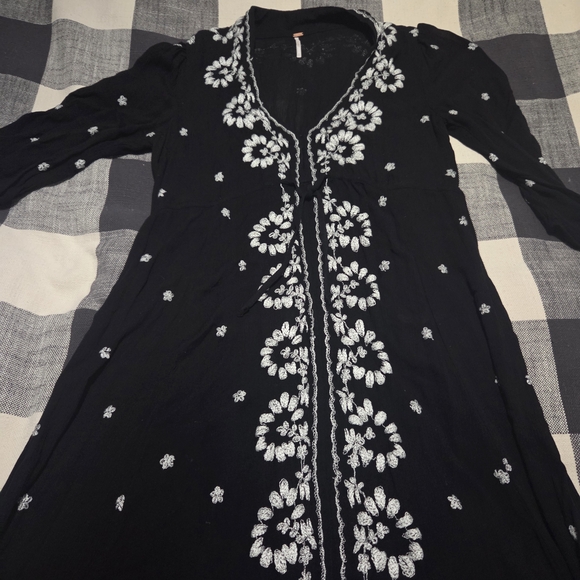 Free People Embroideres Fable Black Midi Dress with White Floral Embroidery - Picture 7 of 8